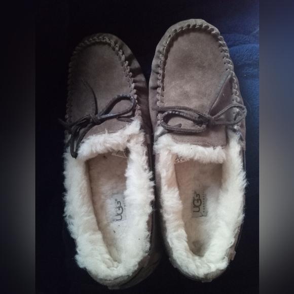 Ugg moccasins - Picture 4 of 8